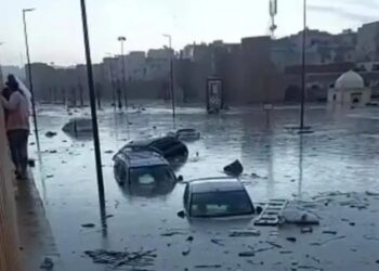 فيضانات تجتاح أحياء سكنية باسفي