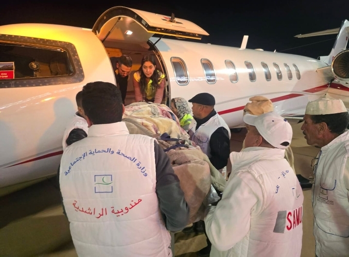 وزارة الصحة والحماية الاجتماعية تؤمّن نقلاً طبياً مستعجلاً لمريض في وضعية حرجة من الراشيدية إلى مركز الحروق بالـCHU طنجة