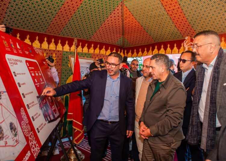 والي جهة سوس ماسة يدشن حافلتين سياحيتين بأكادير لتعزيز العرض السياحي تزامناً مع “كان 2025”