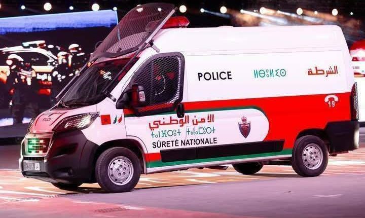 تفعيل الطابع الرسمي للأمازيغية يتجسد ميدانيا على سيارات الأمن الوطني