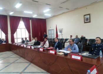 عامل إقليم اشتوكة أيت باها يترأس اجتماعاً لتقييم مخاطر الفيضانات وتعزيز إجراءات الوقاية