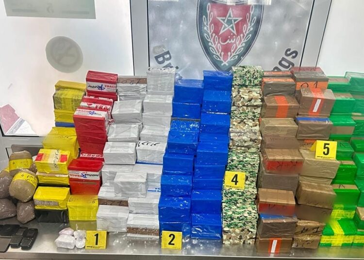 أمن أكادير يطيح بمروّجين للمخدرات ويحجز كميات كبيرة بآيت ملول