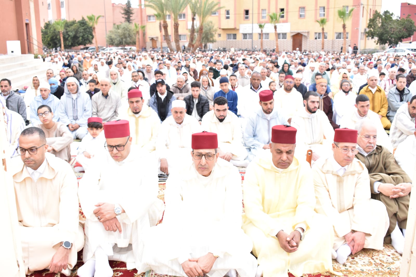 في أجواء إيمانية عامل اقليم اشتوكة أيت باها يؤدي صلاة العيد بمصلى مسجد الإمام الجزولي ببيوكرى.