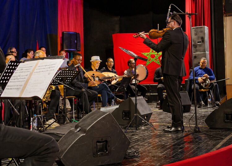 الدشيرة الجهادية على إيقاع التلاقي الثقافي: ليلة موسيقية مغربية فرنسية تبهر الجمهور