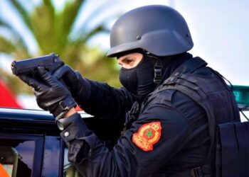 مواجهة حاسمة بأيت ملول.. شرطي يحبط تهديداً بسلاح أبيض ويوقف المشتبه فيه