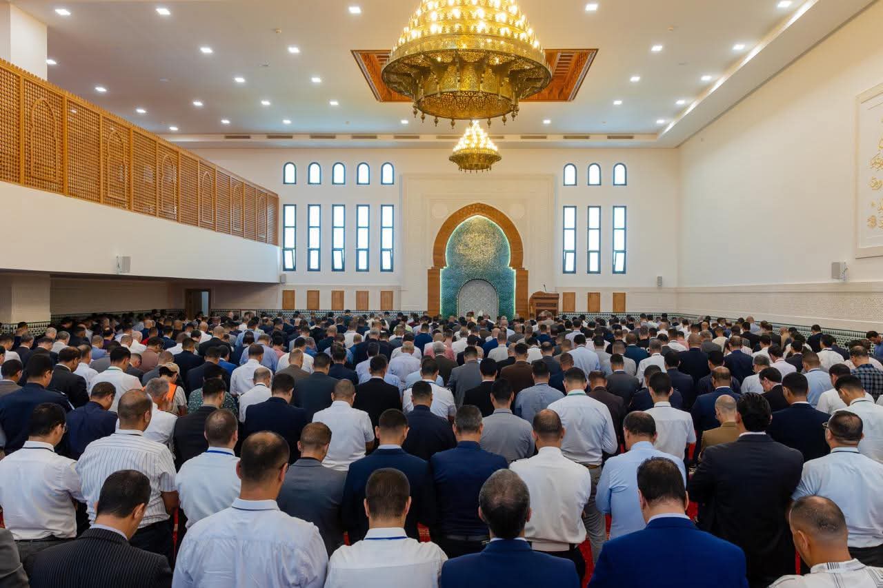 نساء ورجال الأمن يؤدون أول صلاة جمعة داخل مسجد المديرية العامة للأمن الوطني