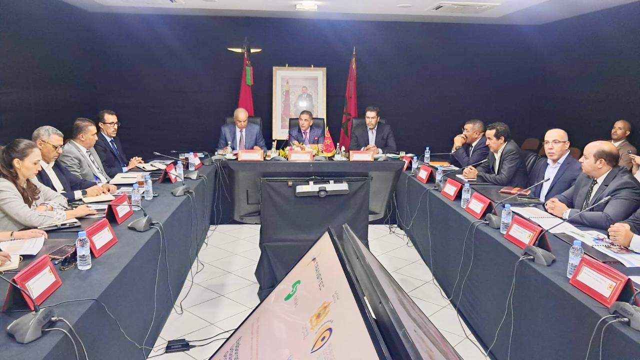 والي جهة سوس ماسة يترأس اجتماع لجنة القيادة للمصادقة على المرحلة الثانية من إعداد مخطط التنقل الحضري المستدام ومخططات السير والوقوف لأكادير الكبير