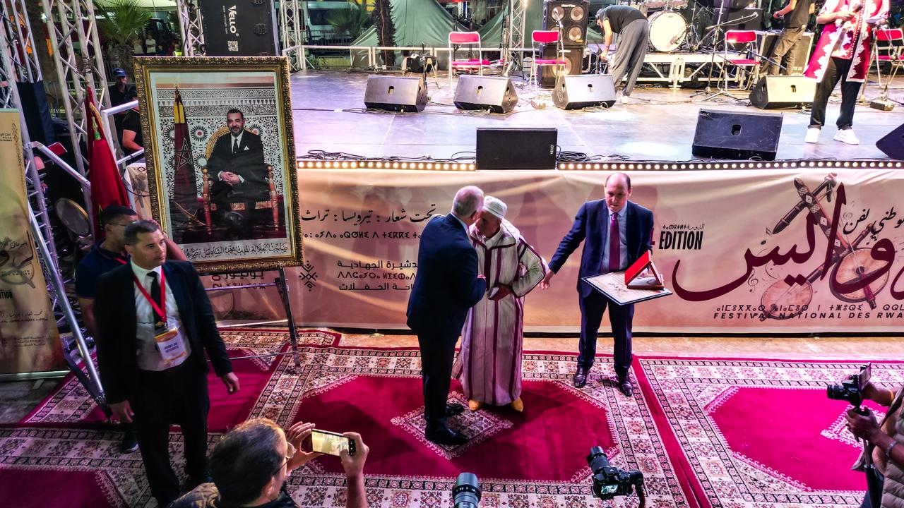 المهرجان الوطني لفن الروايس يختتم دورته الرابعة عشرة بالدشيرة… نجاح تنظيمي يعزز مكانة التراث الأمازيغي في المشهد الثقافي الوطني
