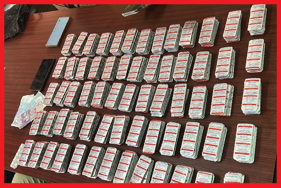 بتنسيق مع الـDGST.. أمن تيفلت يطيح بشبكة ويحجز 3260 قرصاً مخدراً